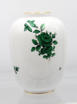 Auktion 355<br>Vase, Wien Augarten, grünes florales Dekor, H-15cm [1]