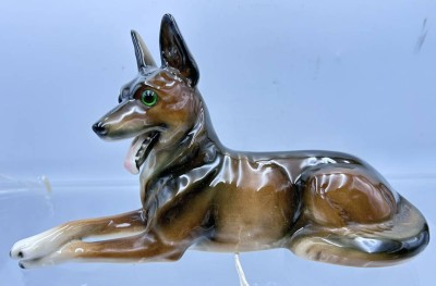 Auktion 355<br>Rauchverzehrer, liegender Schäferhund von Goebel, L-25 cm [1]