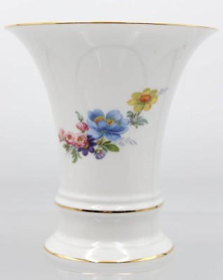 Auktion 355<br>Kratervase, Fürstenberg, florales Dekor, H-13cm [1]