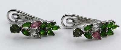 Auktion 355<br>Ein Paar Sterling Silberohrringe mit Turmaline und Chrom Diopside,  [1]