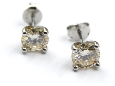 Auktion 355<br>Paar 925er Silber-Ohrstecker mit Moissanite, Steine mit Zertifikaten, 1,6gr., ca. D-0,8cm [1]