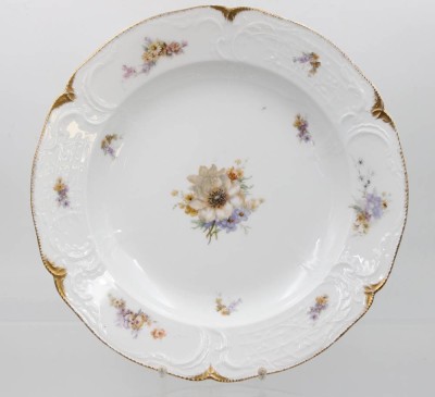 Auktion 356<br>gr. runde Platte, frühes Rosenthal Sanssouci, Goldzier und aufwendige Blumenbemalung, um 1900, ca. H-5cm D-35cm [1]