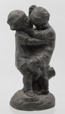 Auktion 356<br>Juan CLARA AYATS (1875-1958) , Kinderpaar, Bronze, Stand restauriert, H-21 cm [1]