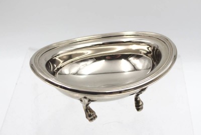 Auktion 356<br>ovale Schale auf 4 Füssen, Plated, H-5cm B-12cm [1]