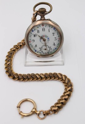 Auktion 356<br>Taschenuhr, 800er Silbergehäuse, bemaltes Ziffernblatt, Kronenaufzug, Werk läuft kurz an (3 Sekunden), an schöner Uhrenkette,. D-4,7cm [1]