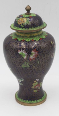 Auktion 356<br>China Cloisonne Deckelvase, guter Zustand, H-18 cm [1]