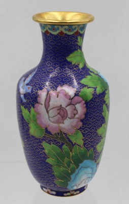 Auktion 356<br>China Cloisonne Vase, Blumendekor, guter Zustand, H-20 cm [1]