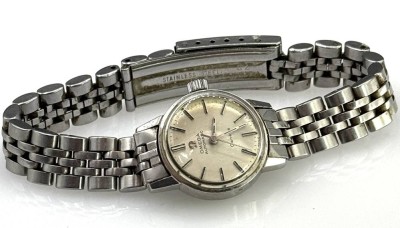 Auktion 356<br>Damen-Armbanduhr, OMEGA Geneve, Automatik Werk läuft, ca. D-2cm, leichte Tragespuren [1]