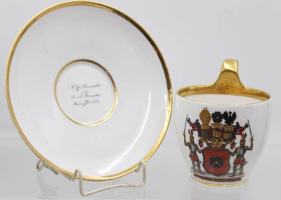 Auktion 356<br>Stundentika Tasse mit U.T., jug. Corps Boroussia Bonn, Reventlou, Kurt Graf v.1855, Tasse ca. H-11cm [1]