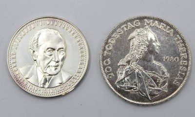 Auktion 356<br>Gedenkmedaille Konrad Adenauer sowie 500 Schilling 1980, Silber, zus. 39,1gr. [1]