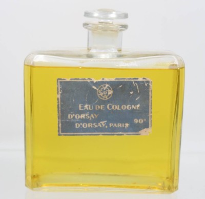 Auktion 356<br>Eau de Cologne D'Orsay, Etiquette Bleue, ca. H-17,5cm, Inhalt original ?, Deckel lässt sich nicht öffnen [1]