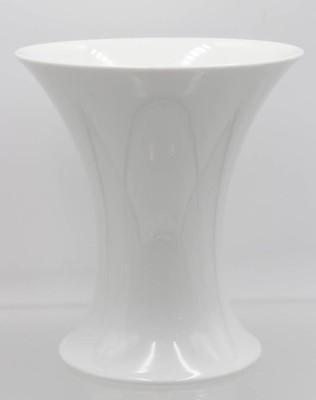 Auktion 356<br>Vase, Kaiser, Weißporzellan, ca. H-17cm [1]