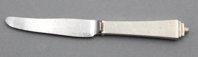 Auktion 356<br>Messer, Georg Jensen, Sterling-Griff, Altersspuren, L-11,6cm [1]