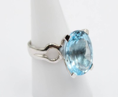 Auktion 356<br>925er Silber-Ring, hellblauer Stein, 8,3gr., RG 57 [1]