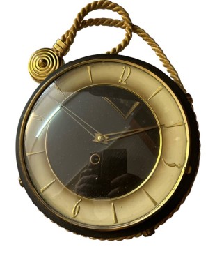 Auktion 356<br>runde Wanduhr, 60-er Jahre, Holzgehäuse,  Werk steht, D-21 cm [1]