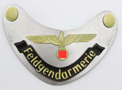 Auktion 357<br>seltenes Halsband der Feldgendarmerie, gemarkt 