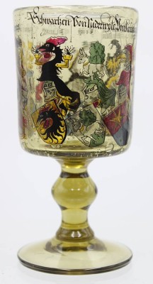 Auktion 357<br>Alfred Taube Bubble-Glas mit  umlaufend div. Wappen, wohl 60-er Jahre, H-17,3 cm [1]