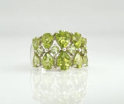 Auktion 357<br>8. Peridot Ring, 925er Silber, 7,8 Gramm, Ringweite 59 [1]