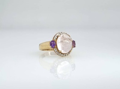 Auktion 357<br>19. Ring mit rosa und violetten Steinen, Silber 925, 4,0 Gramm, vergoldet, Ringweite 53 [1]