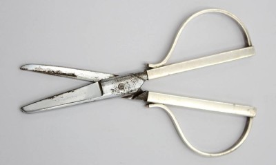 Auktion 357<br>Traubenschere, 925er Silbergriffe, L-13,2cm, Gebrauchsspuren [1]