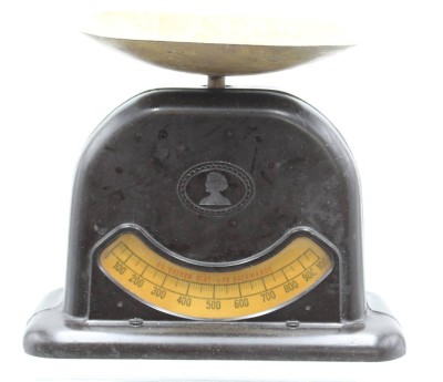 Auktion 357<br>Küchenwaage, Bakelit, Dr. Oetker, Waage defekt und beschädigt, ca. H-21cm B-25cm [1]